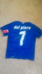 Автограф легендарного A. Del Piero на футболке сборной Италии 